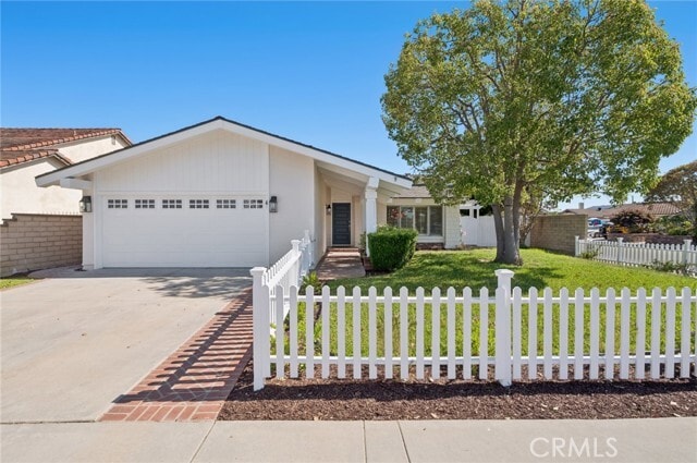 8822 Bellshire Dr