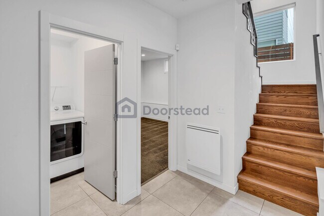 Photo - 2618 SW Nevada St