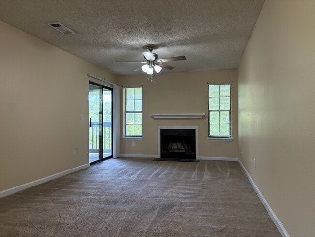 Building Photo - 1103 Greentree Ct