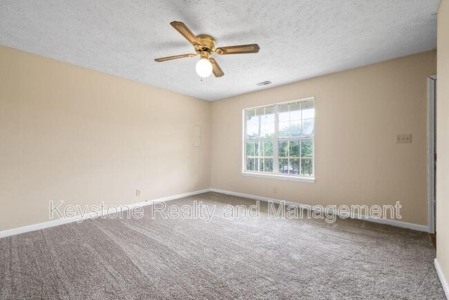 Photo - 2080 Carneal Ln