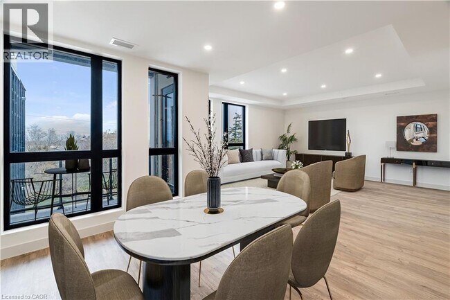 Photo - 4390 Hillview Dr Unité 302