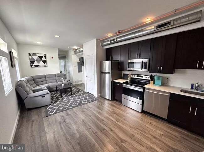 Photo - 117 W Girard Ave Unit 1