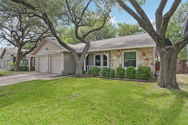 Building Photo - 9729 Meadowheath Dr