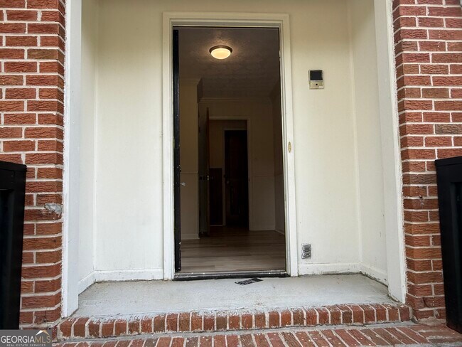 Photo - 1832 King George Ln SW