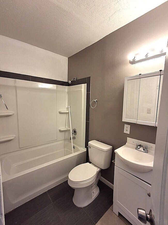 Photo - 1079-1 Herrera 609-611 W 8th St. Unit 609