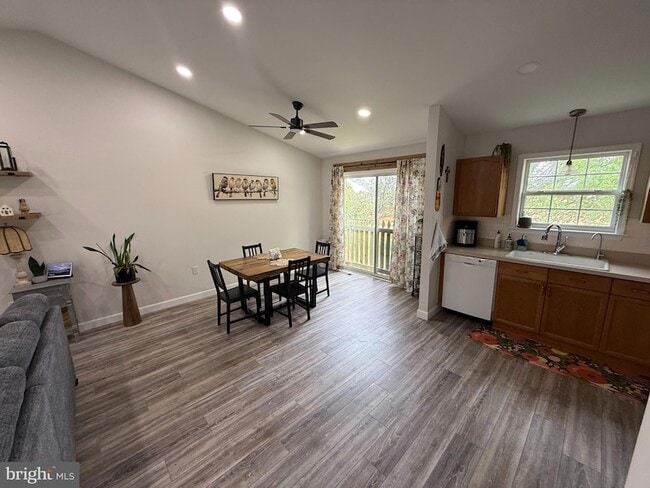 Photo - 305 Crosswinds Dr