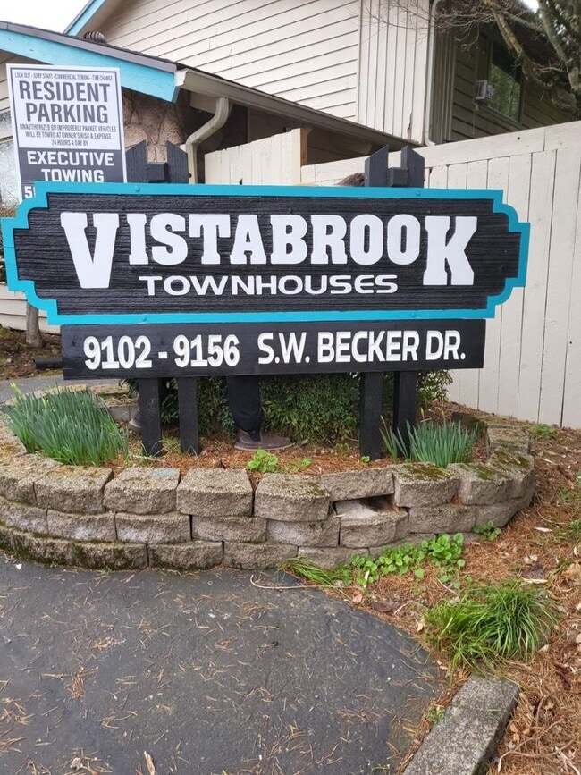 Building Photo - SIX WEEKS FREE RENT: Spacious Top Flr 2Bdr Flat, W/D Hk-Up, D/W, Tons of Storage, Balcony! Unit 9134