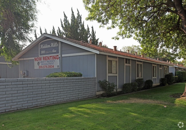 Building Photo - Hidden Hills