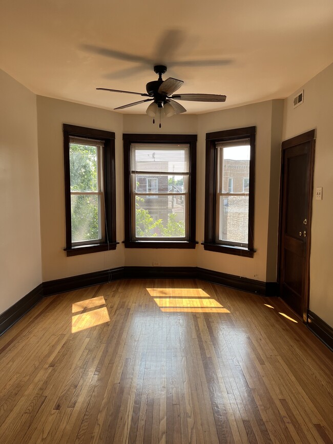 Photo - 1439 N Ridgeway Ave Unidad 2nd FL