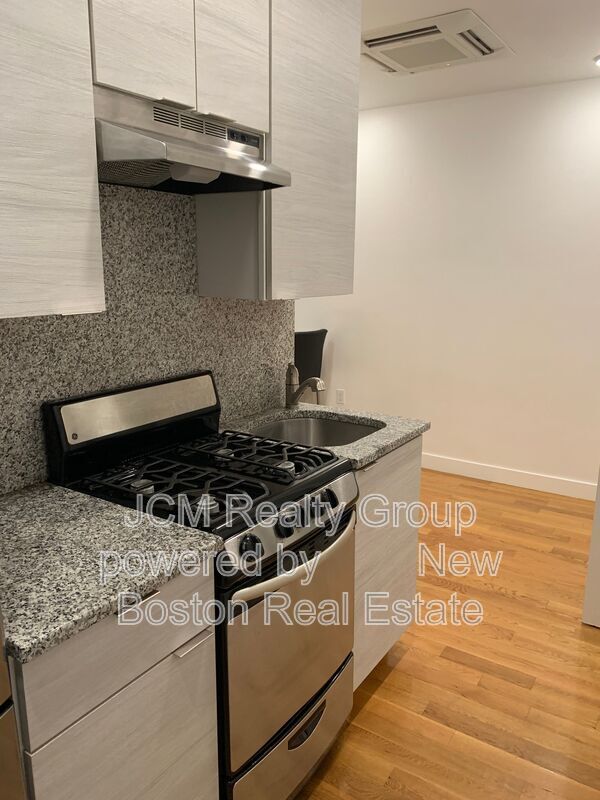 Building Photo - 21 Fifth Street Unit Studio U-20
