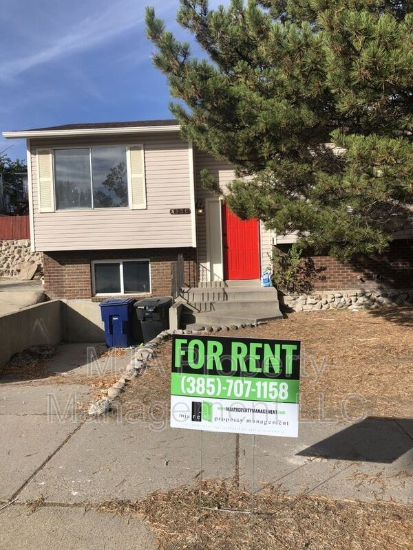 Photo - 4936 S La Brea St