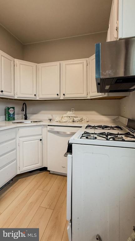 Photo - 165 E Mt Pleasant Ave Unit 2ND FLOOR