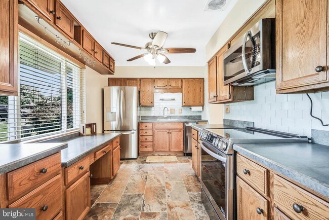 Photo - 7030 Donna Cir