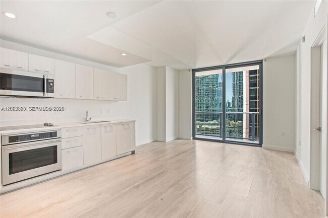 Photo - 55 SW 9th St Unidad 1907