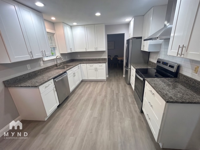 Photo - 6639 Springbrook Dr NW