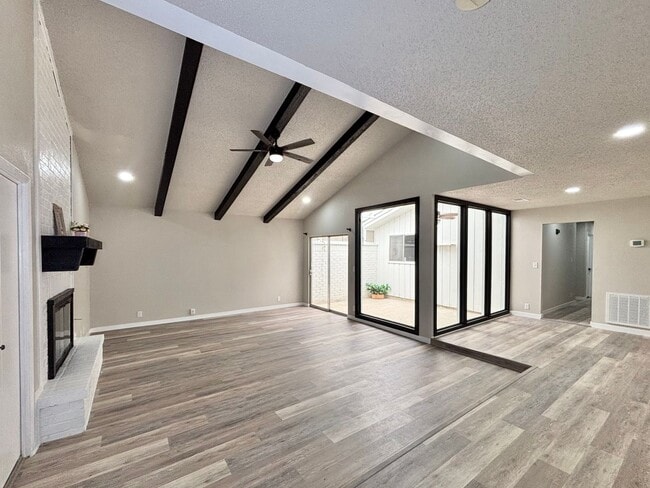 Photo - Windcrest Beauty for Rent!