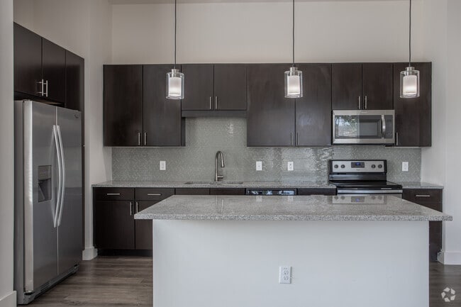 2 BR, 2 BA - 1337 SF