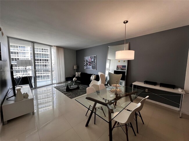 Photo - 475 Brickell Ave Condo Unit 4511