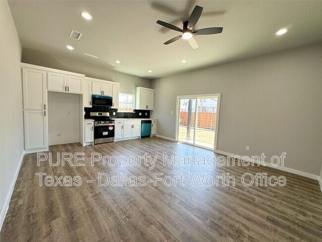 Photo - 2025 Stuart St