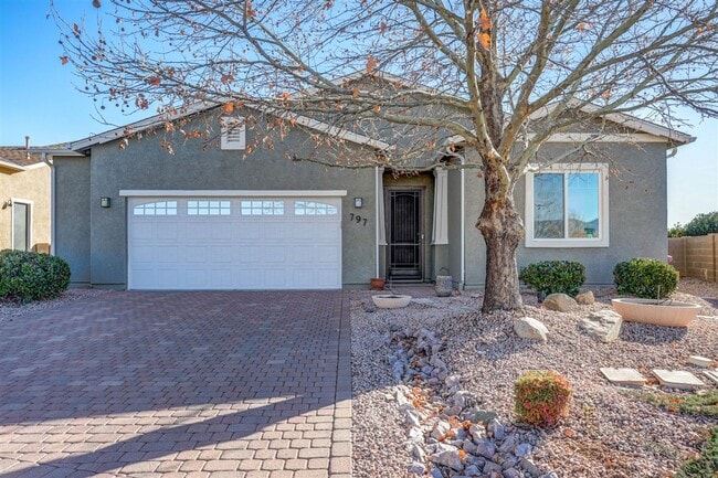 Building Photo - Beautiful 2 bed + den, 2 bath Home Located in Quailwood!