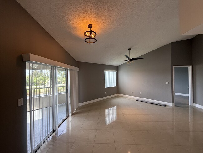 Photo - 2851 N Oakland Forest Dr