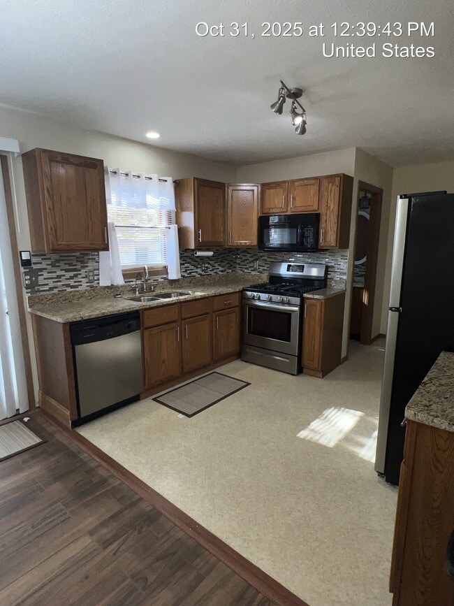 Photo - 5611 Madrid Dr