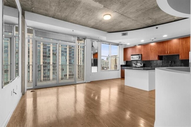 Photo - 250 Pharr Rd NE