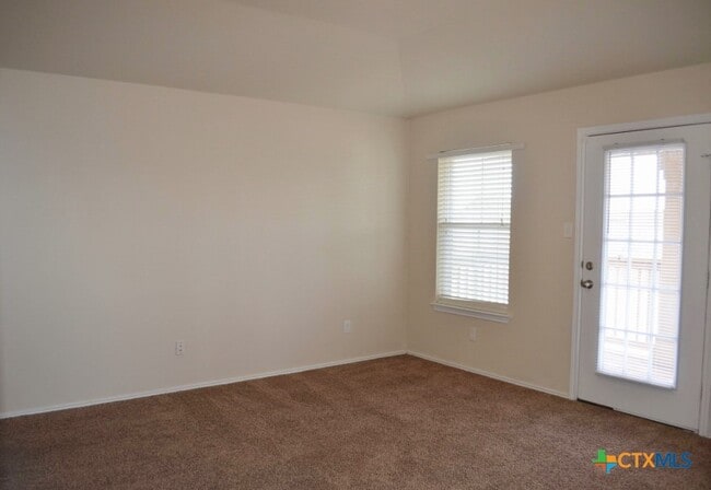 Photo - 4808 Green Meadow St