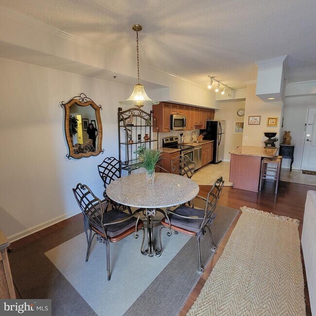 Photo - 1211 S Eads St Unit 406