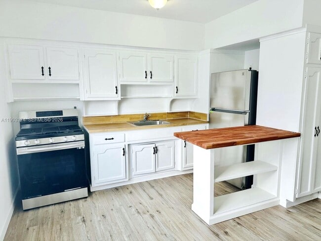 Photo - 1955 Normandy Dr Unit 6