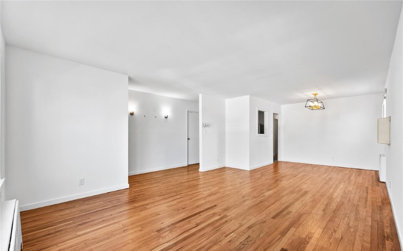 Photo - 200-04 39th Ave