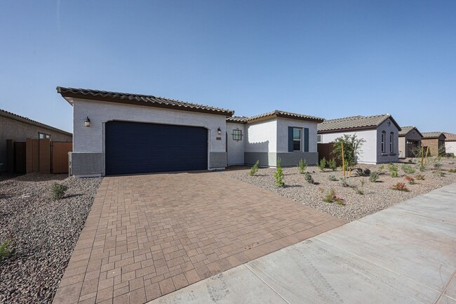 Photo - Beautiful 4 bedroom plus den home in Aloravita