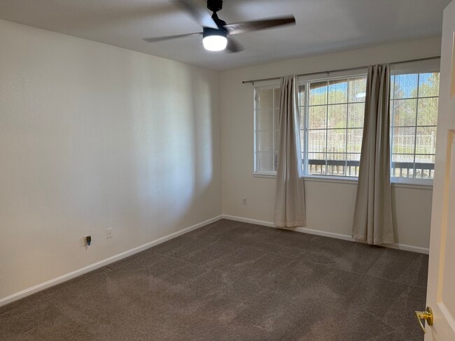 Building Photo - 7131 S Wenatchee Way Unit D