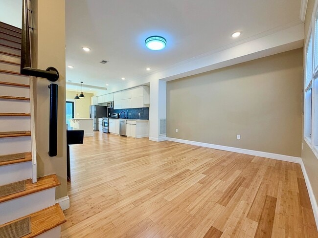11A W 19th St