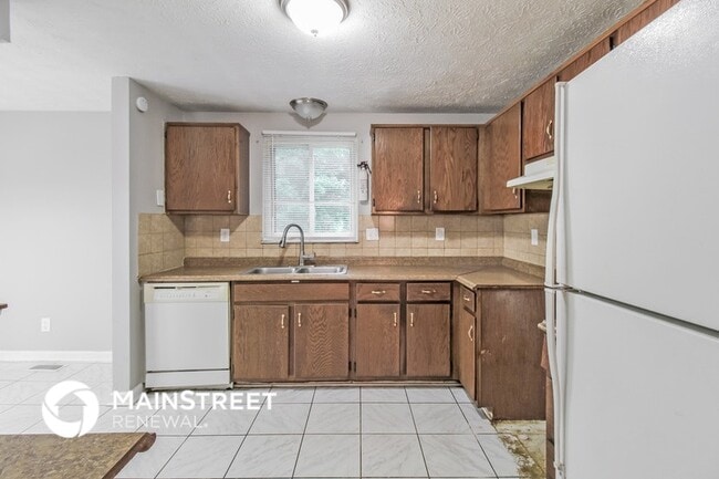 Photo - 1379 Robin Hill Dr