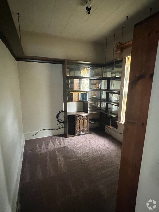 Building Photo - 916 Dartmouth Ave SW Rental