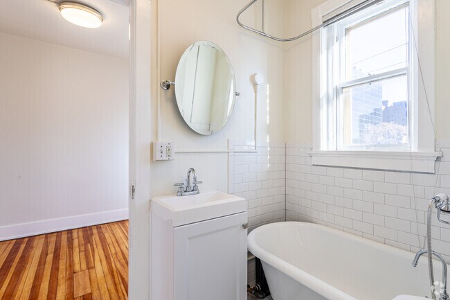 2BR, 1BA - 963SF