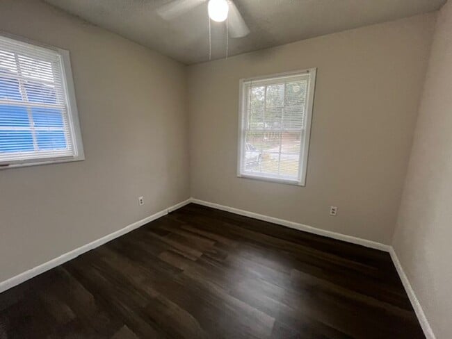 Photo - 904 Jamestown Dr