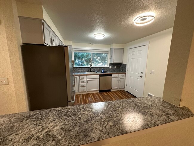 Photo - 821 Kaiser Rd NW