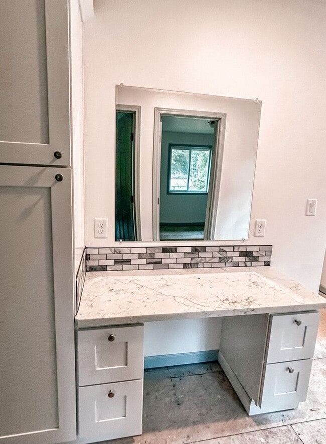 Photo - **SPRING SPECIAL- $400 off first months rent** 3 Bedroom Duplex in Veneta Unit 88024