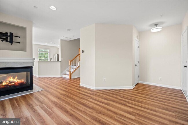 220 Fallsgrove Blvd Unit 3