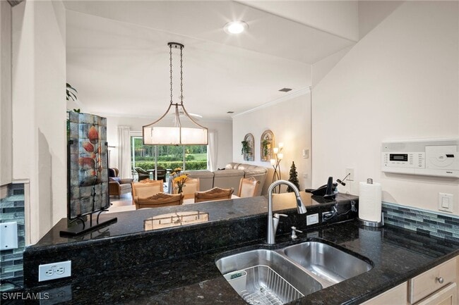 Building Photo - 8382 Danbury Blvd Rental