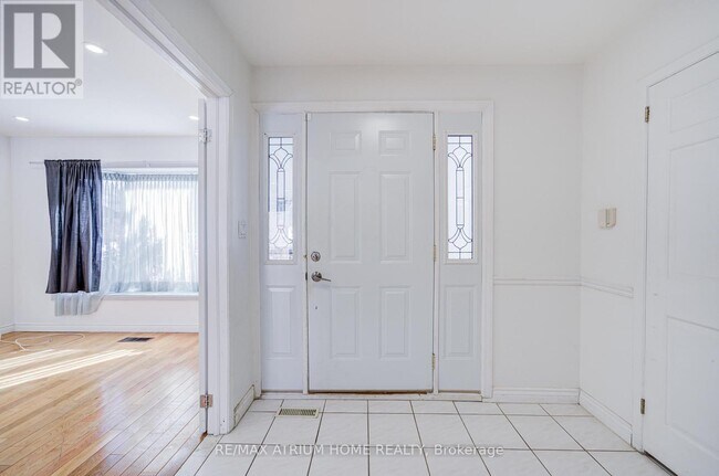 Photo - 48 Whitehorn Crescent