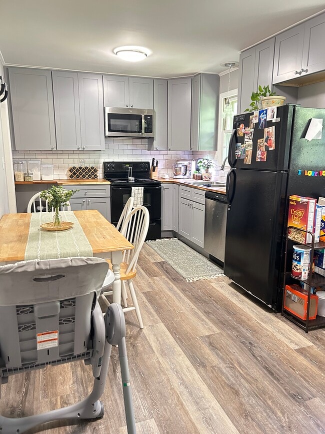 Photo - 116 W Decatur St