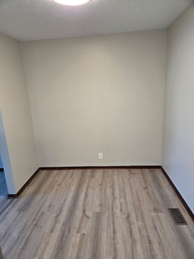 Photo - 4/2/1 Newly remodeled with fenced in backyard!!!