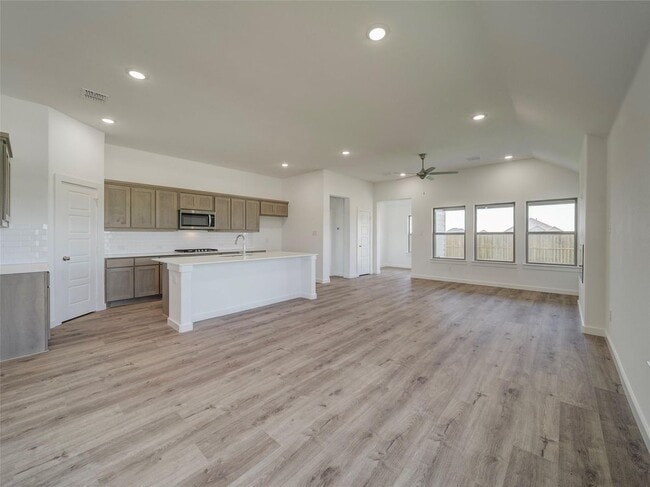 Photo - 1424 Avondale Ct