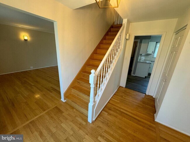 Photo - 901 Hillcrest Dr