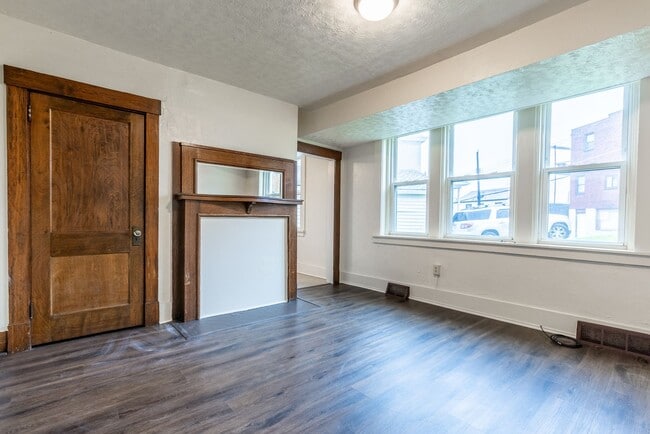 Building Photo - 466 Hays Ave Unit #6