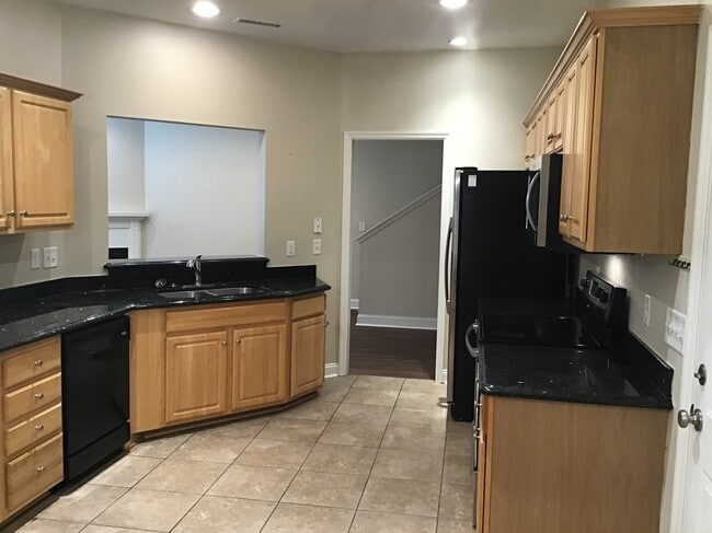 Photo - 142 Cotillion Cres