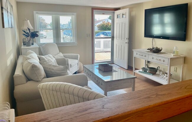 Photo - 289 Portsmouth Ave